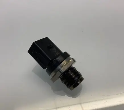 Mercedes-Benz S W221 Fuel pressure sensor A0061536528 RD0002 0061536528