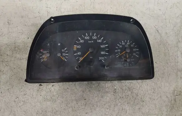 Mercedes-Benz Vito Viano W638 Speedometer (instrument cluster) MB0005423401