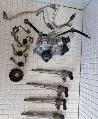 Audi Q3 8U Fuel injection system set 0445010537
