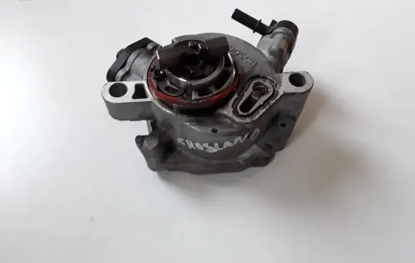 Opel Crossland X Vacuum pump 9804021880