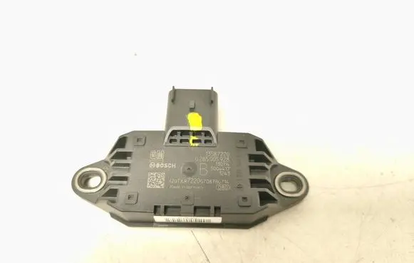 Chevrolet Trax ESP (stability system) control unit 13587220