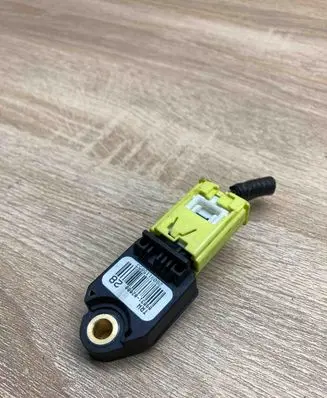 Toyota Auris 150 Airbag deployment crash/impact sensor 8983102080