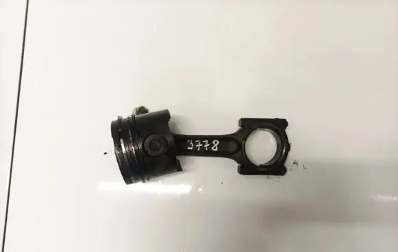 Peugeot 307 Piston with connecting rod