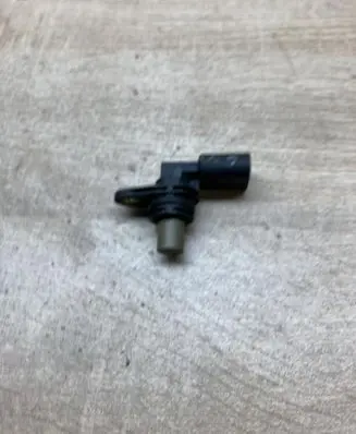 Volkswagen PASSAT B6 Camshaft position sensor 030907601
