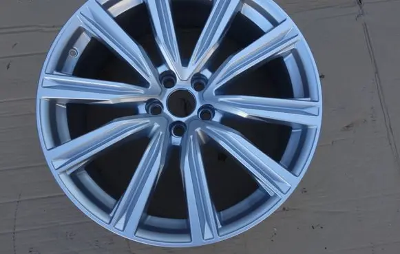 Audi Q8 R20 alloy rim 4M8601025T