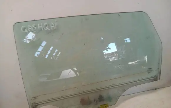 Nissan Qashqai Rear door window glass 43R00048 DOT24M188AS2