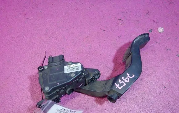 Skoda Superb B5 (3U) Accelerator throttle pedal 