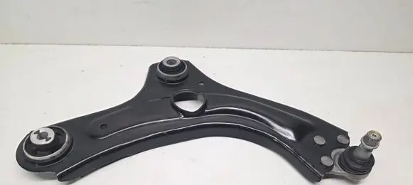 Renault Clio V Front lower control arm/wishbone 545002446R