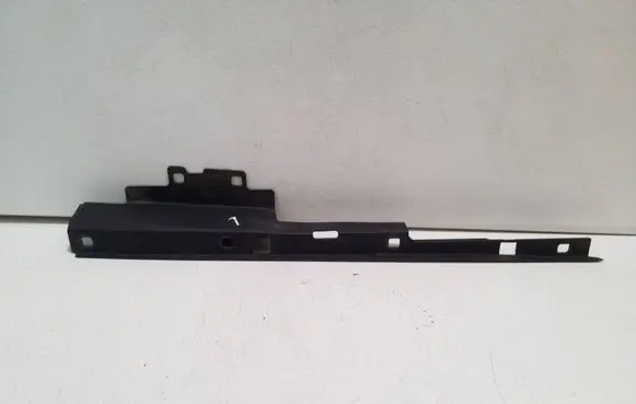 Polestar 2 Fender end trim 32234902