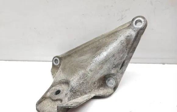 BMW 5 E60 E61 Engine mounting bracket 6769153 22116769153