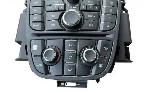 Head unit multimedia control