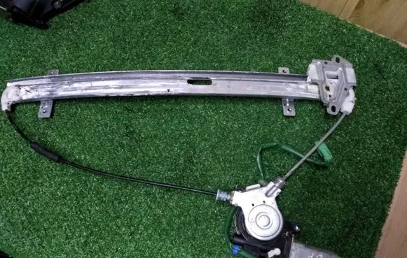 Honda Stream Front door window regulator with motor 105160