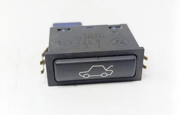 BMW 5 E39 Tailgate opening switch 8365579