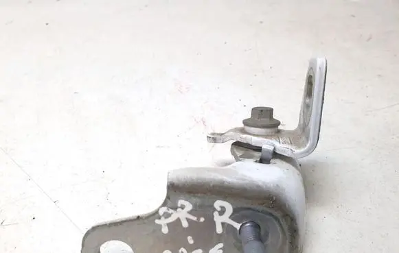 Ford Focus Front door lower hinge 