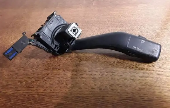 Skoda Octavia Mk2 (1Z) Wiper control stalk 1KO953519 ANH80H006B 1KO953519C