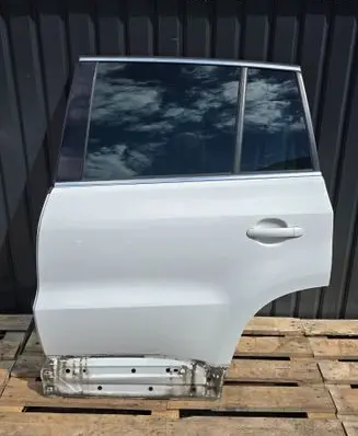 Volkswagen Tiguan Rear door LB9A