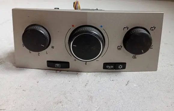 Opel Astra H Central console control unit 123663