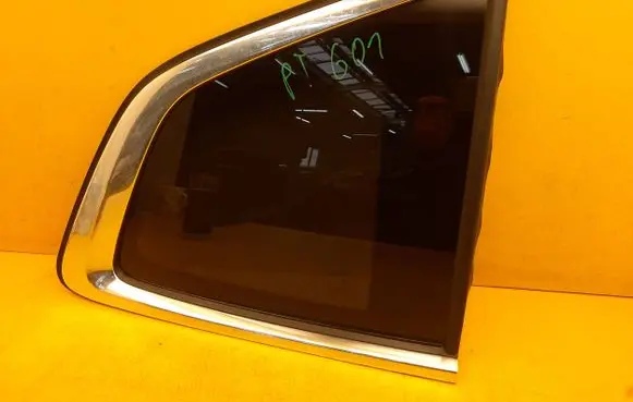 BMW X3 G01 Rear side window 7410064