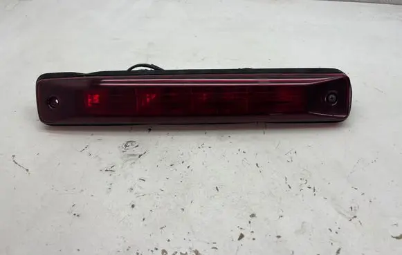 Isuzu D-Max Third/center stoplight P8878