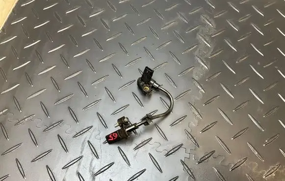 BMW X5 E70 Crankshaft position sensor 7582842