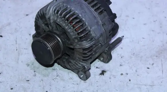 Volkswagen PASSAT B6 Generator/alternator 021903026l