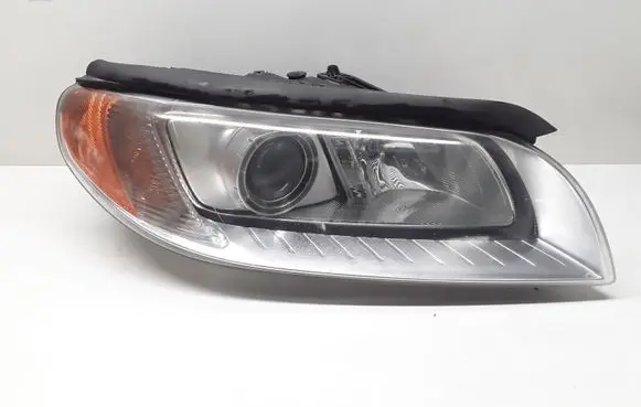 Volvo V70 Headlight/headlamp 31214350