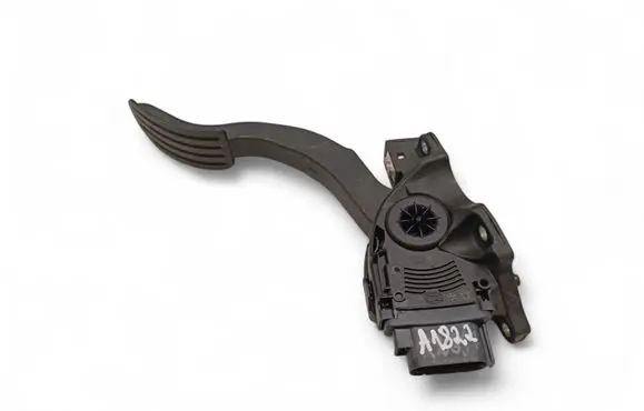 Volvo V70 Accelerator throttle pedal bracket 31329058