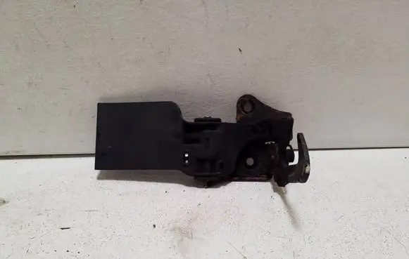 Audi Q3 8U Engine bonnet/hood lock/latch loop/hook 8U0823480A