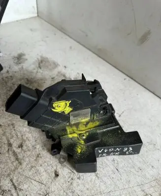 Volvo V70 Front door lock