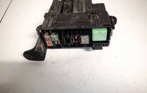 Toyota Previa (XR30, XR40) II Fuse box set 3267ya3