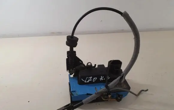 Volvo V70 Front door lock