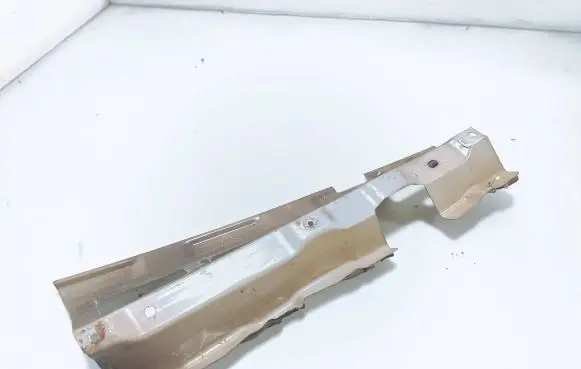 Fender mounting bracket