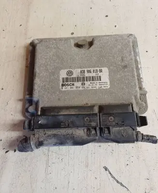 Skoda Octavia Mk1 (1U) Engine control unit/module 038906018BR 0281001850 28SA3733