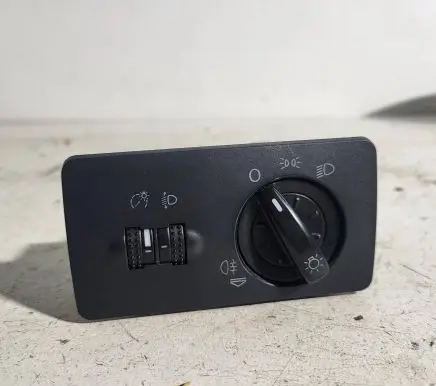 Skoda Fabia Mk1 (6Y) Light switch 242637003