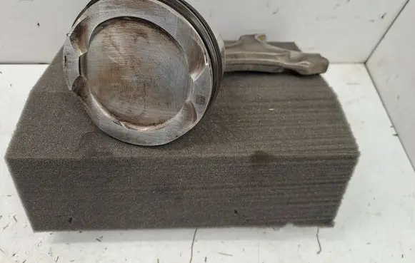 BMW 5 F10 F11 Piston with connecting rod 89L106