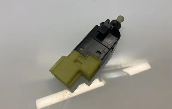 Mercedes-Benz E W211 Brake pedal sensor switch A0015454409 0015454409