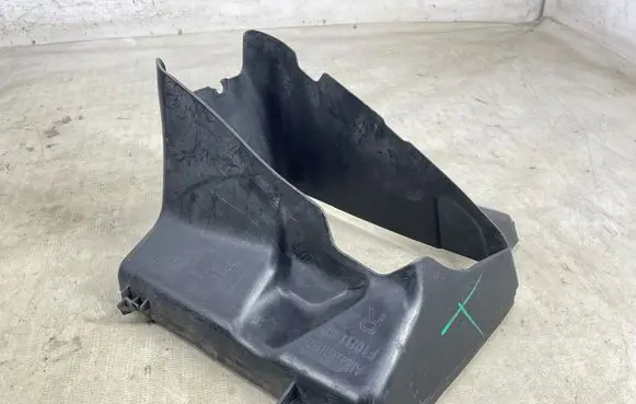 BMW 5 F10 F11 Intercooler air guide/duct channel 7903890
