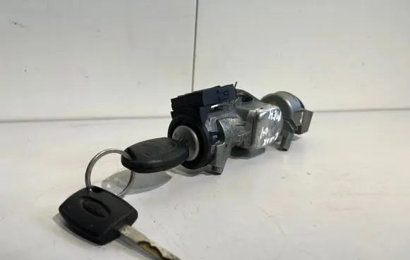 Ford Focus C-MAX Ignition lock 3M513F880AC