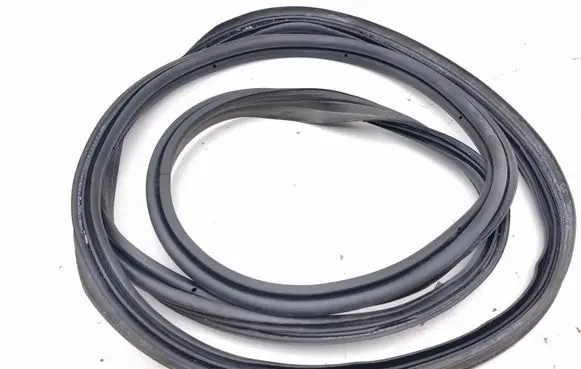 Peugeot 508 II Trunk rubber seal (body)