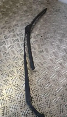 Toyota Corolla Verso AR10 Front wiper blade arm 6799