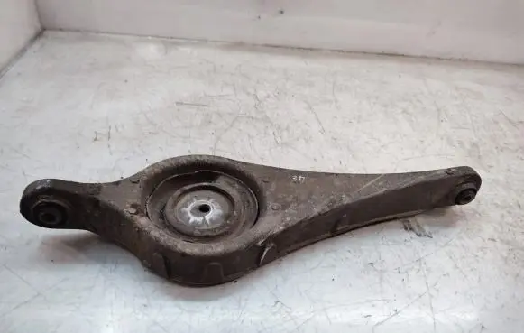 Volvo V70 Rear control arm