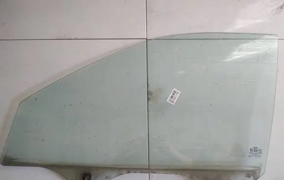 KIA Sportage Front door window glass four-door AS2