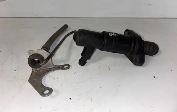 Volkswagen Touran I Clutch slave cylinder 6QE721261 1K0721487C