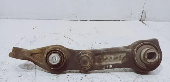 Mercedes-Benz CLS C219 Front lower control arm/wishbone 21103