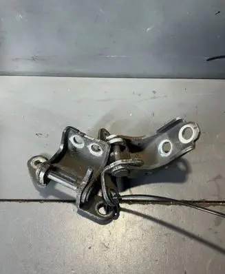 Honda CR-V Rear door upper hinge