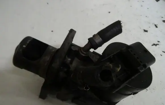 BMW 3 E90 E91 EGR valve 781087105