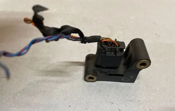 BMW 5 E60 E61 Airbag deployment crash/impact sensor 6977398