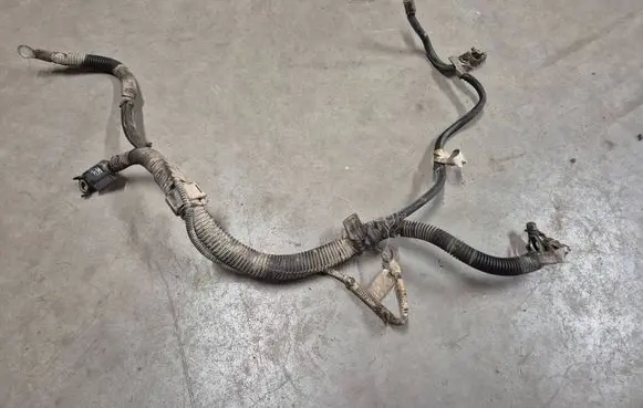 Toyota Hilux (AN10, AN20, AN30) Positive cable (battery)