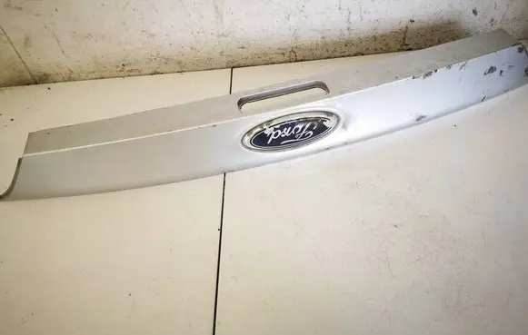 Ford Focus Trunk door license plate light bar BM51N43404A