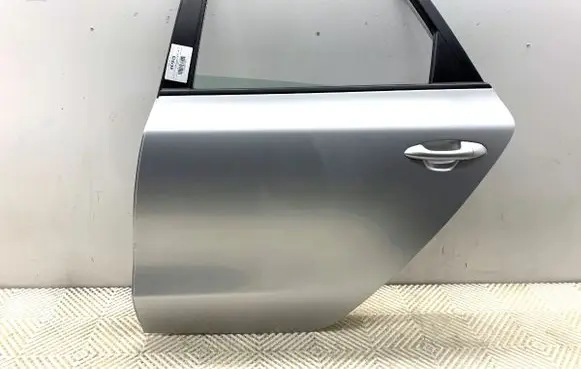 KIA Ceed Rear door 